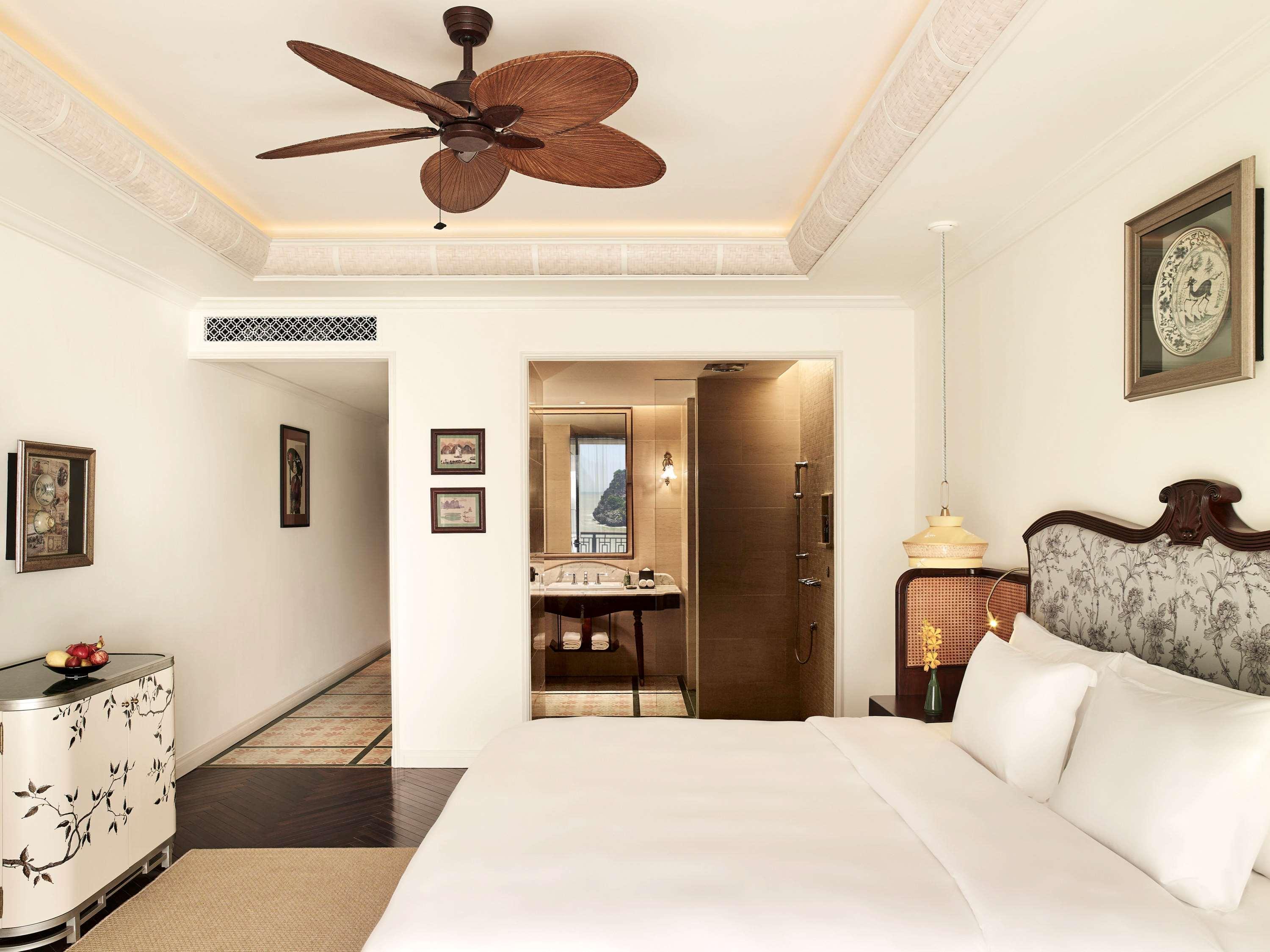 โรงแรมแปร์ล โดริย็อง กัตบา - เอ็มแกลเลอรี Chan Chau ภายนอก รูปภาพ A room at the Taj Bengal