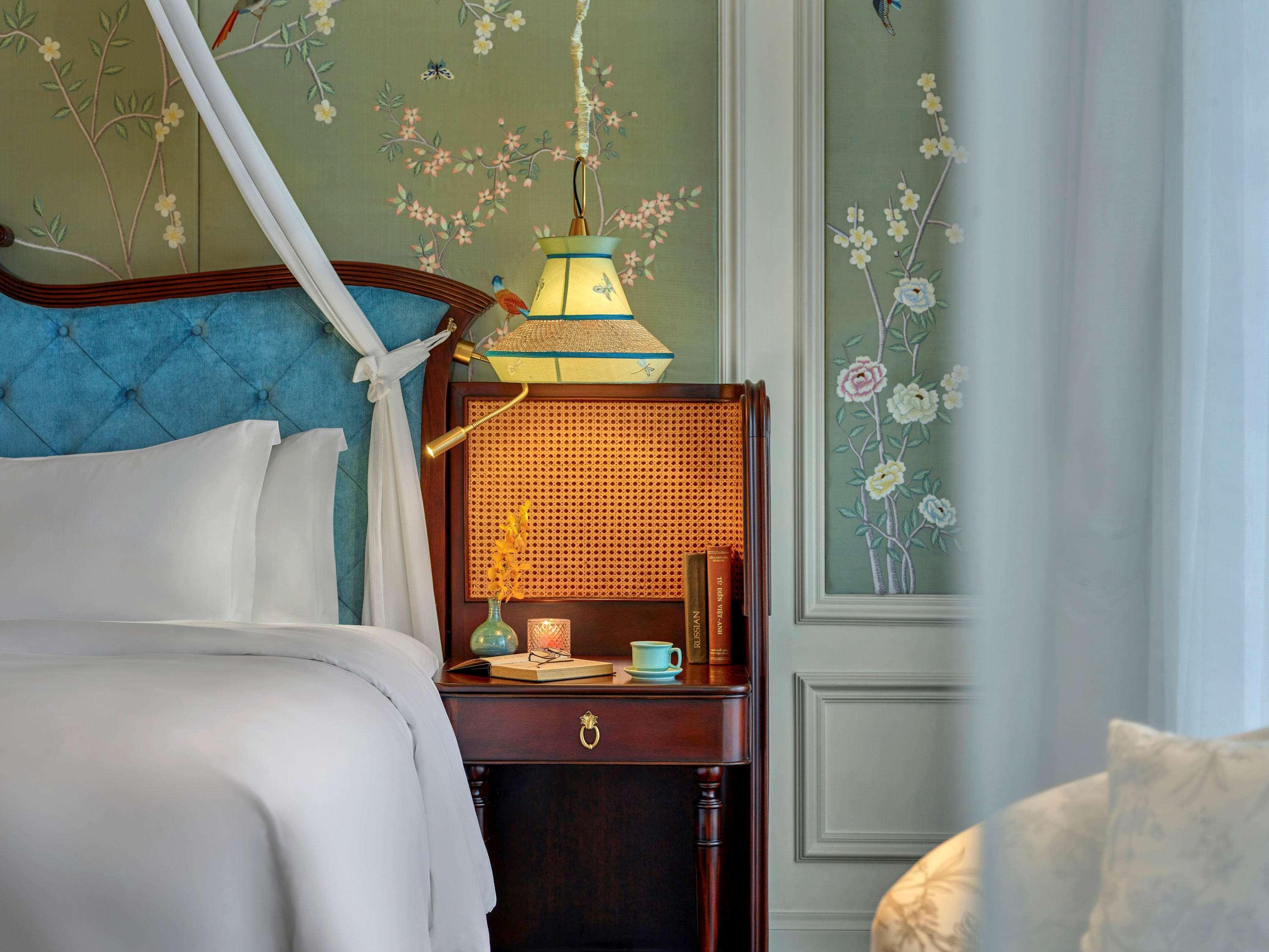 โรงแรมแปร์ล โดริย็อง กัตบา - เอ็มแกลเลอรี Chan Chau ภายนอก รูปภาพ A bedroom at the Mandarin Oriental, Bangkok