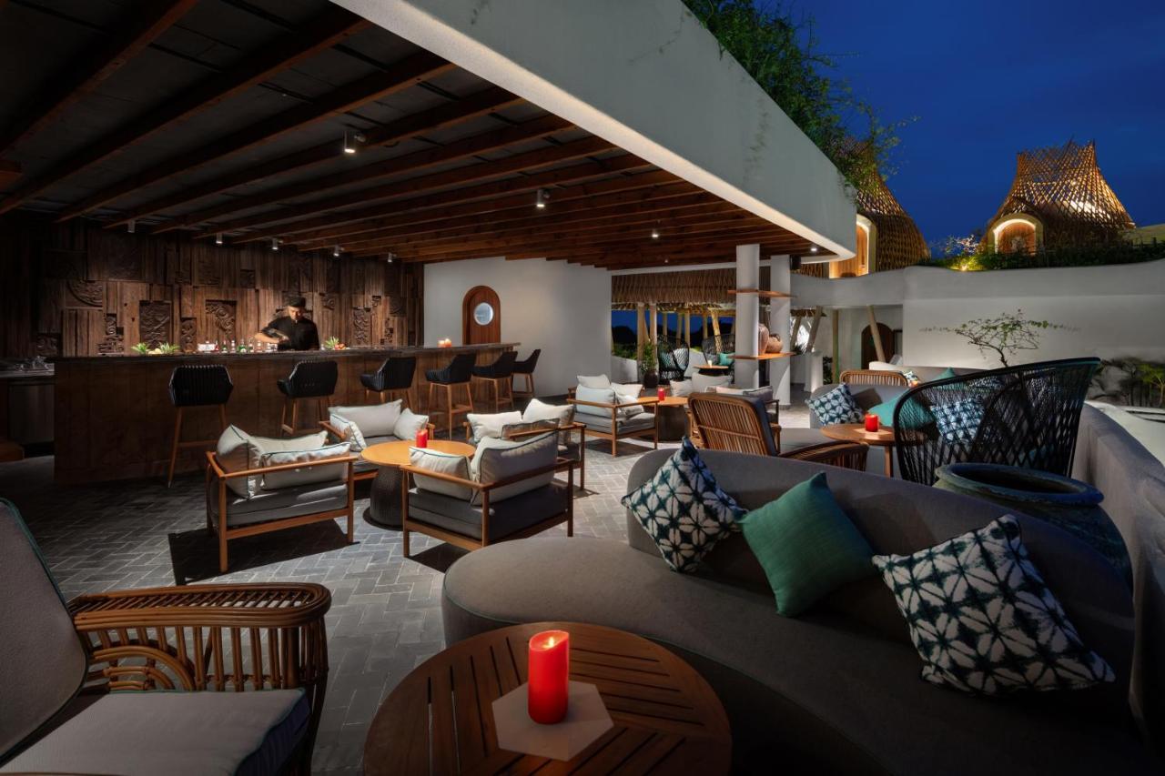 โรงแรมแปร์ล โดริย็อง กัตบา - เอ็มแกลเลอรี Chan Chau ภายนอก รูปภาพ The Deck at The Standard, East Village